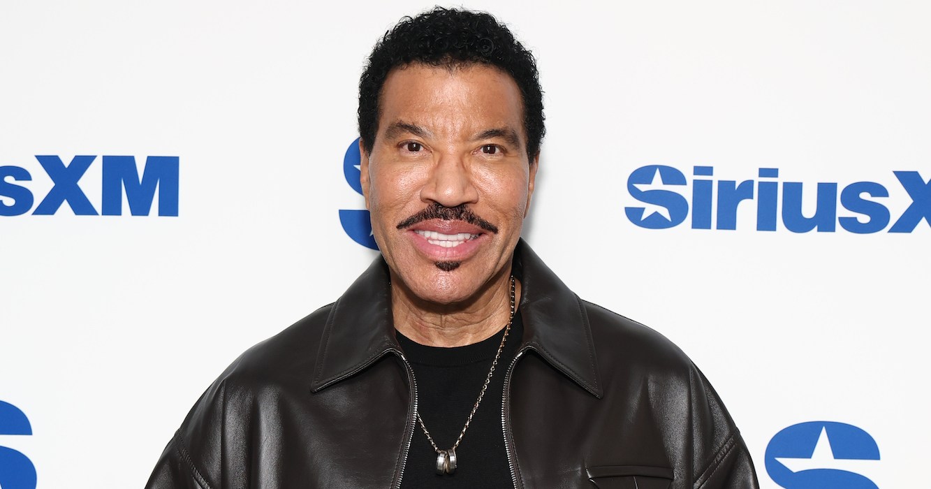 Lionel Richie Forced to Postpone Two More Shows - What Made Him Stop Mid-Performance?